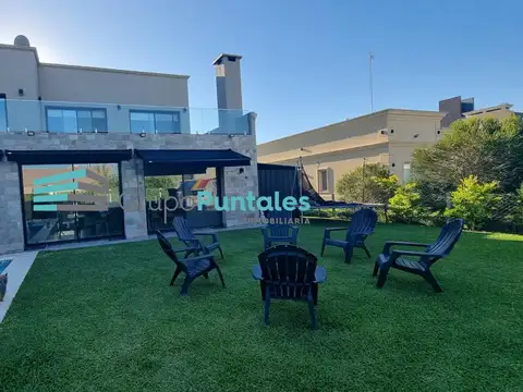 Hermosa Casa en Barrio Lagos de Canning con 5 dormitorios y piscina