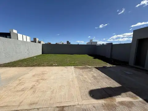 Local en Alquiler en Docta Boulevard, $ 1.400.000