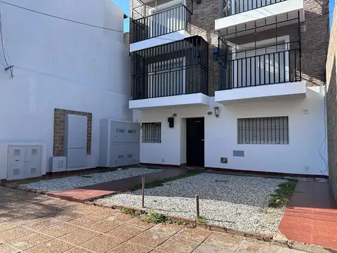 VENTA - MONOAMBIENTE - CON COCHERA DESCUBIERTA - ECHESORTU