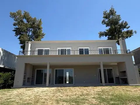 Casa en Venta en Laguna Grande, USD 599.000