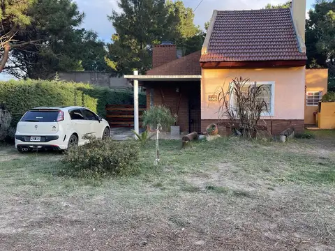 Venta de Casa de 3 amb + Departamento!