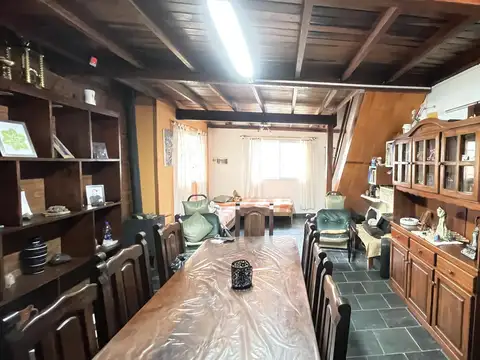 Casa 3 ambientes con 2 baños