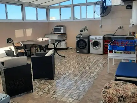 Pte. Juan Domingo Peron 4131 , Piso 1