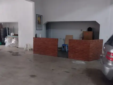 Galpon en Alquiler 27  mts Fondo