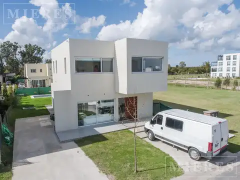 Casa en venta a estrenar- Vila Marina I -Villanueva