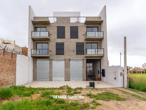 Depto a estrenar con balcón, terraza con parrilla