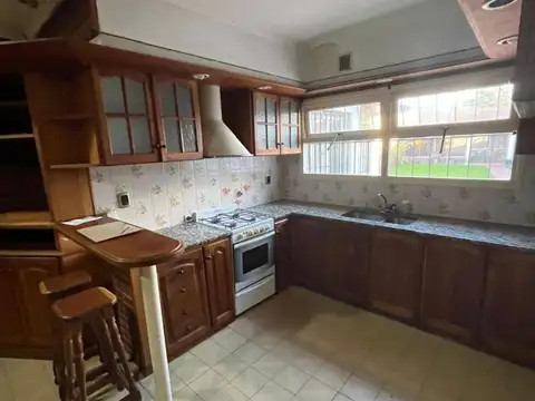 Casa 5 ambientes con 3 baños