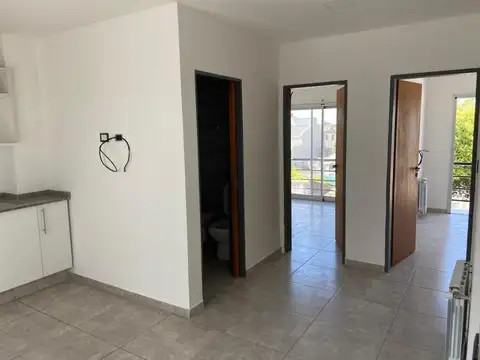 Departamento en Alquiler en Zarate, $ 450.000
