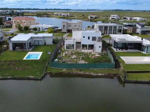 Casa a Laguna Estrenar en San Sebastian