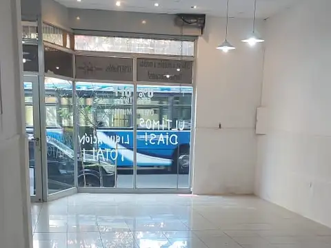 Local en Alquiler Via Púb.