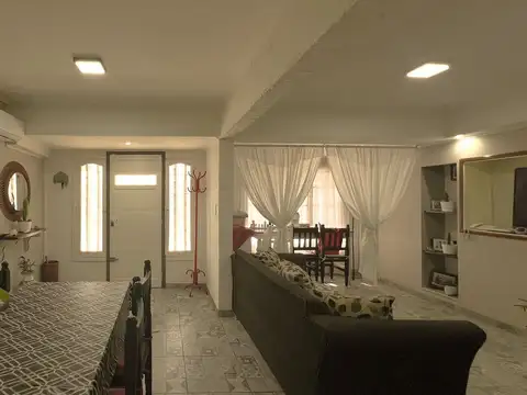 Casa en Venta en Barrio Hipodromo, USD 48.000