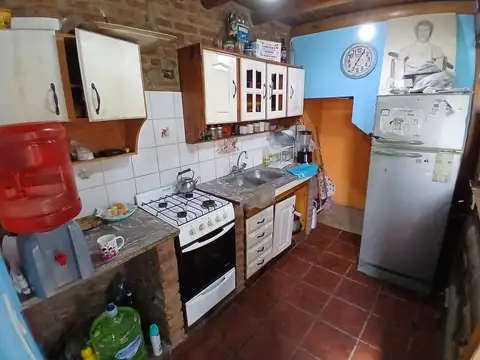 Casa 3 ambientes con 1 baño