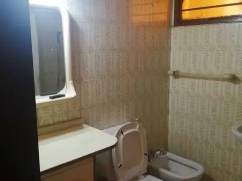 Casa 6 ambientes con 3 baños