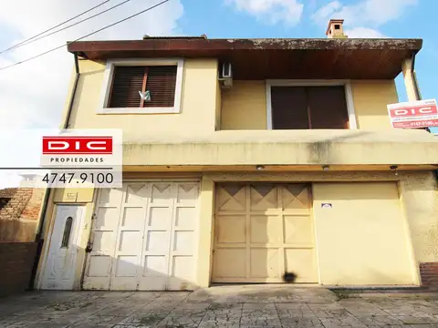 Casa tipo PH al fte c/amplio garage, 3 dorm, 1 de ellos en suite - Boulogne