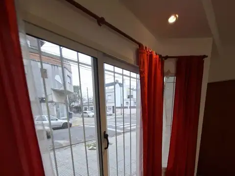 Depto Tipo Casa 2 ambientes con 1 baño
