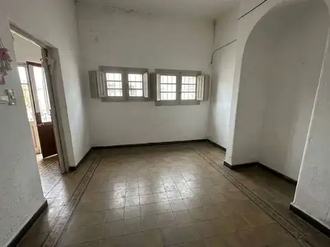 Venta Casa a refaccionar en San Vicente 3 dorm