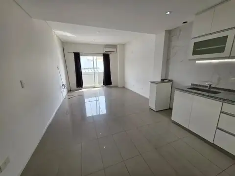 Don Torcuato Centro - Alquiler Apto Profesional oficina/consultorio - 1er piso por escalera. 35 m2