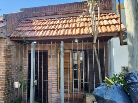 Casa en Venta en Ringuelet, Patio y parrilla