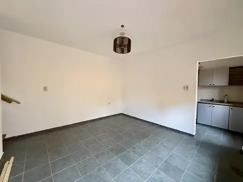 Casa 3 dormitorios en alquiler en Alto Alberdi, c/ cochera y patio