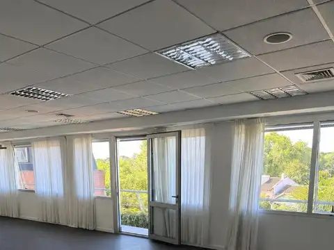 Oficina 2 ambientes con 2 baños
