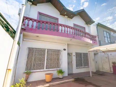 VENTA SARANDI  CASA 5 AMB PATIO + COCHERA