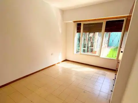 CASA 3 AMBIENTES CON PATIO EN ALQUILER EN LANÚS