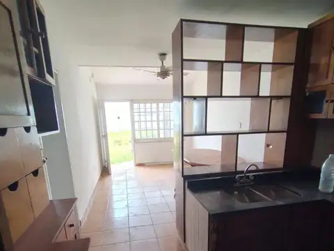 VENDO CASA 3 DORMITORIOS CON PILETA A 1 CUADRA AV RICCHIERI