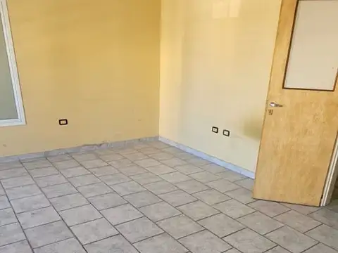 Galpón con oficinas en excelente ubicación