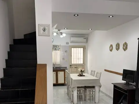 VENTA DUPLEX 3 AMB C/COCHERA APT/CRED. V.LUZURIAGA