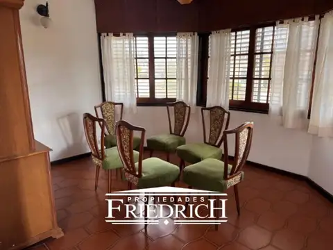 Casa 3 ambientes con 2 baños