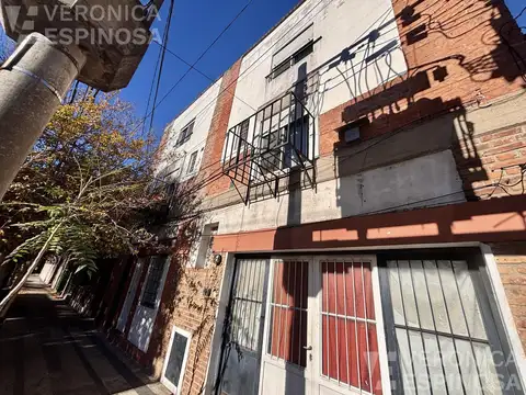 Depto Tipo Casa 2 ambientes con 1 baño