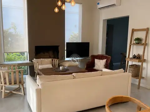 Casa en Venta en Pilar del Este - Los Jazmines, USD 270.000