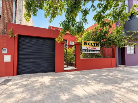 Casa en venta a refaccionar en Floresta