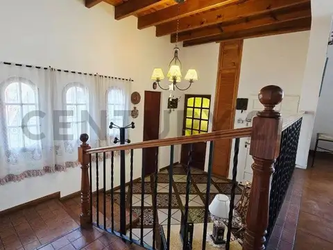 Calle M. Cuenca 300, Piso 1