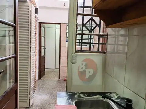 HERMOSO TIPO CASA C/BAJAS EXPENSAS  3½ AMB. EXCELENTE ZONA