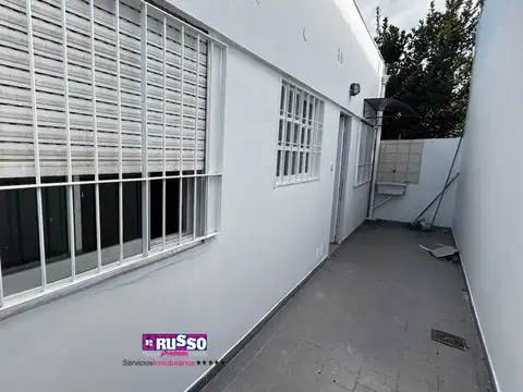 Departamento en Alquiler en Villa Luzuriaga, $ 600.000