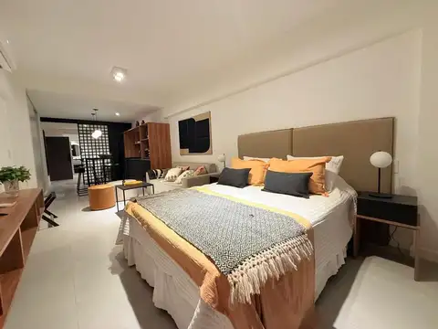 Avenida Hipólito Yrigoyen 700