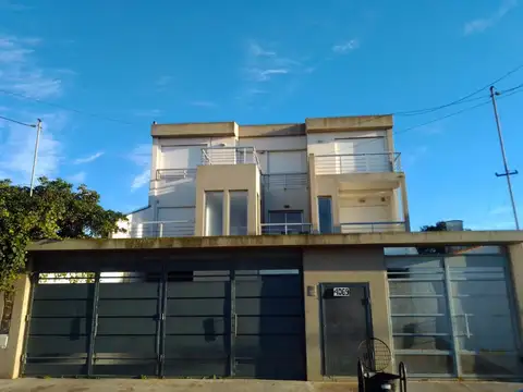 En venta  Dúplex + Monoambiente con cochera en barrio Faro