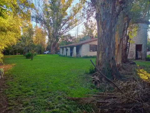 VENTA GRAN LOTE Y CASA 3 AMB A REFACCIONAR LA REJA