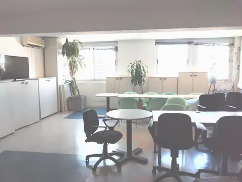 Alquiler oficina en piso alto con vista abierta - Microcentro - Subte B