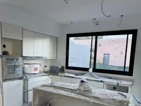 Casa 4 ambientes con 3 baños