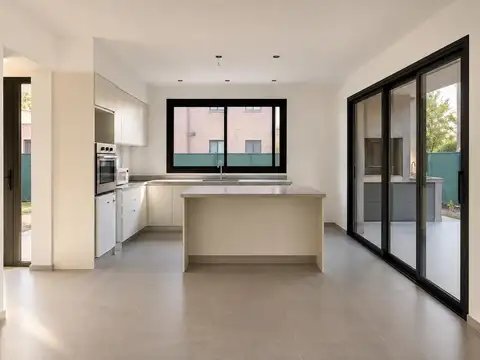 Casa 4 ambientes con 3 baños