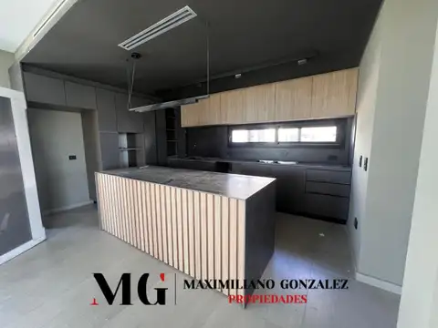 Casa en Alquiler de 4 dormitorios