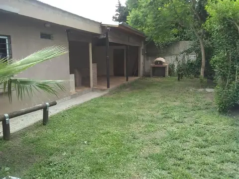 ALQUILER CASA 5 AMB. COCHERA - QUINCHO - HAEDO