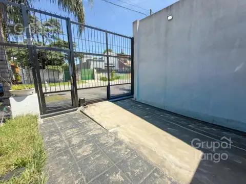 Casa en Venta en Castelar, USD 215.000