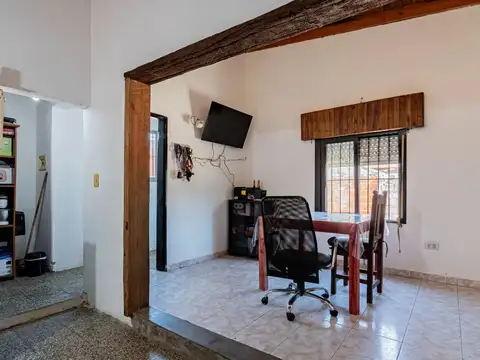 Casa 2 ambientes con 1 baño