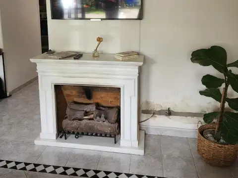 Casa en Venta con 3 cocheras