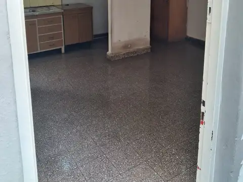 Depto Tipo Casa en Venta 50 años