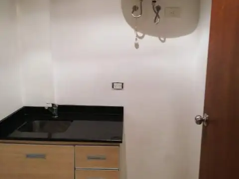 Oficina 4 ambientes con 1 baño