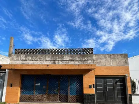 LOCAL COMERCIAL Y VIVIENDAS